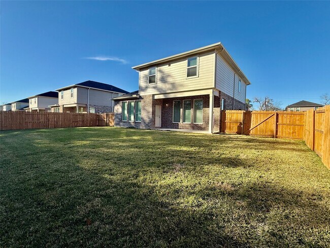 Building Photo - 405 Magnolia Ln