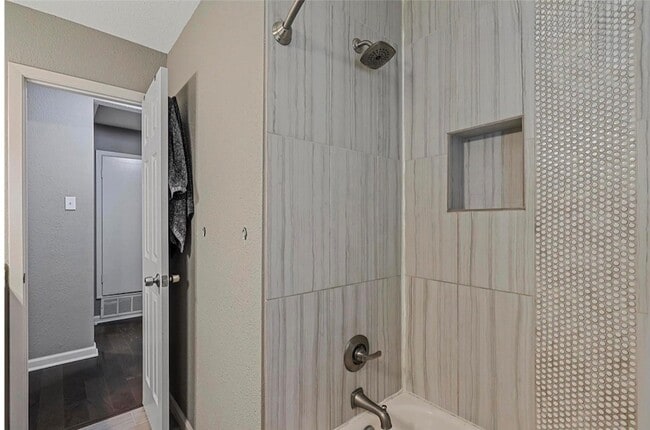 Building Photo - 6244 Trail Lake Dr