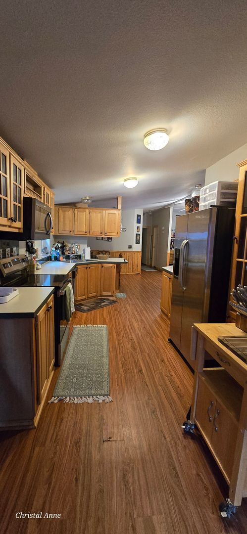 Building Photo - Looking for a room mate PRIVATE 2 Bedroom 1 Bath