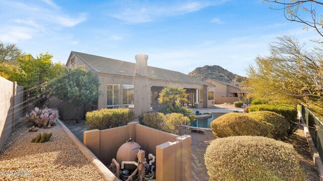 Building Photo - 11732 E Sand Hills Rd