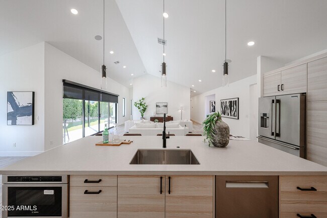 Building Photo - 6329 N 10th Dr