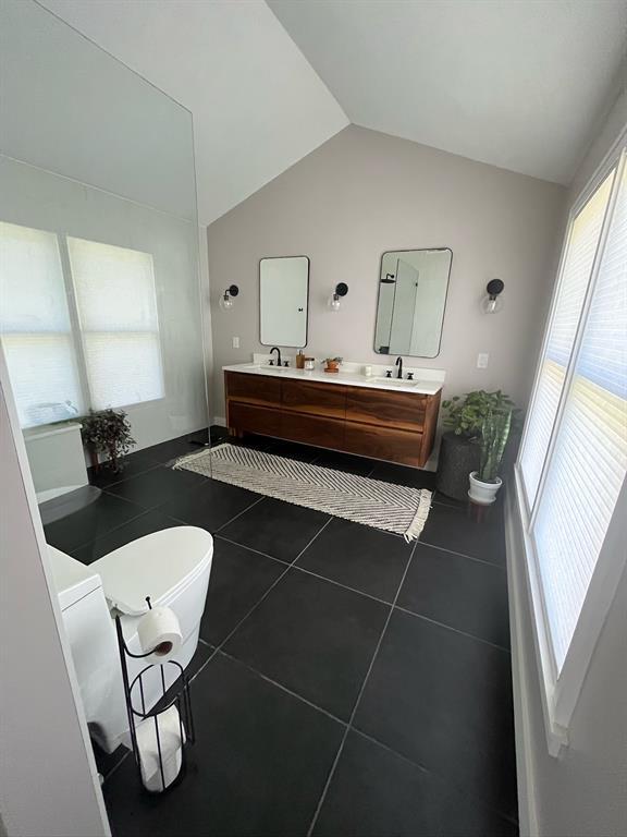 Building Photo - 2211 1/2 Pasadena Dr