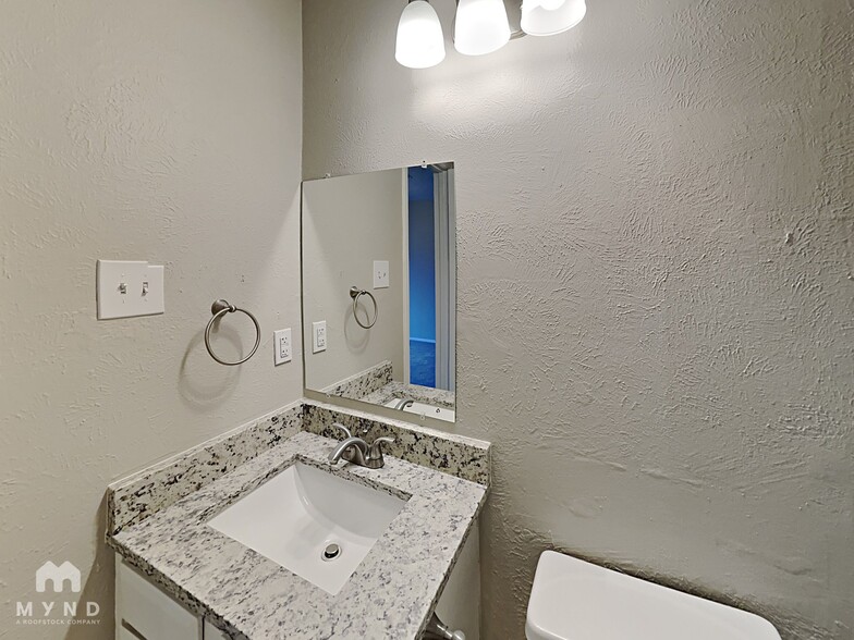 Building Photo - 7417 Shadow Bend Dr