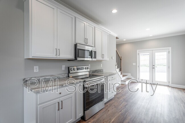 Building Photo - 2631 Rogers Dr SE