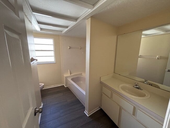 Building Photo - Pool Home in 7-Hills