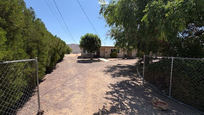 Building Photo - Desert Living in Apple Valley — Spacious Estate with Privacy & Comfort