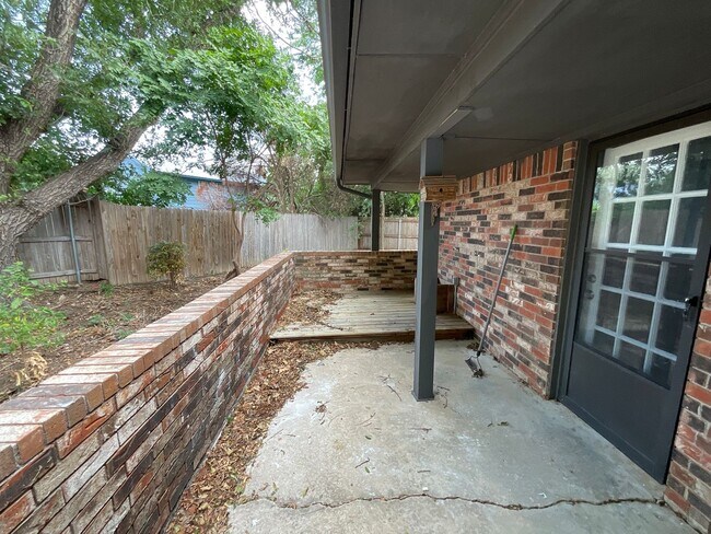 Building Photo - 1421 Pheasant Run Ct