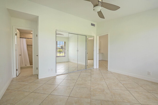 Building Photo - 5241 Breadfruit Cir