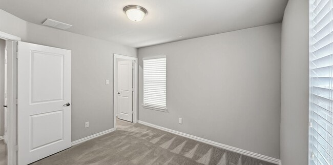 Building Photo - 5518 Liberty Dr