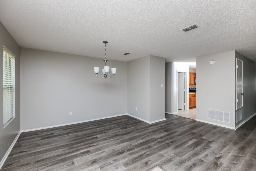Building Photo - 1625 Creekridge Ct