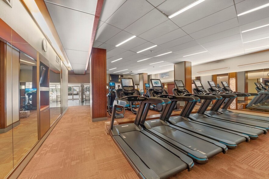 Building Photo - 400 E Randolph St