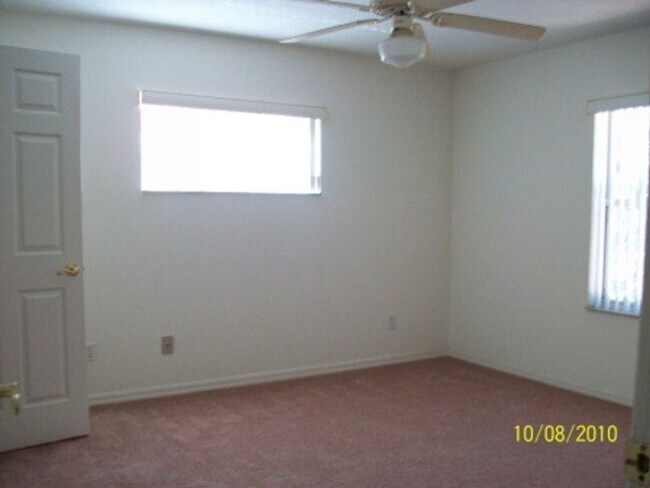 Building Photo - Cambridge Greens 3/2/2