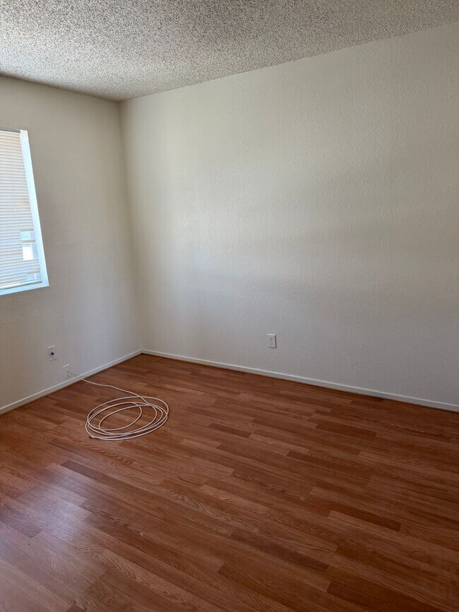 Building Photo - 4160 E Tonopah Ave