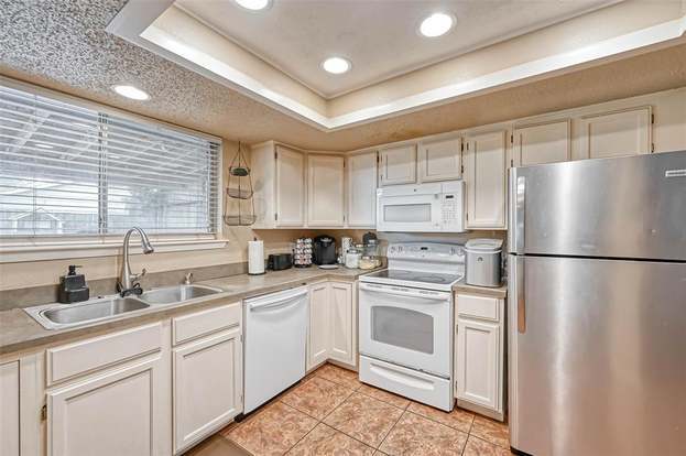 Building Photo - 21631 Park Villa Dr
