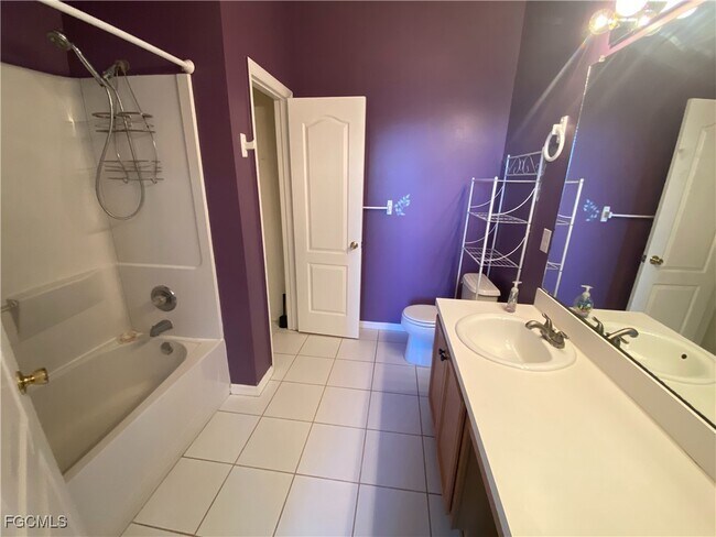 Building Photo - 1806 NW 21st Pl