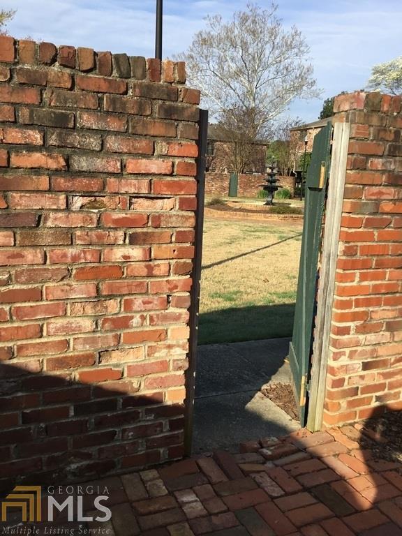 Building Photo - 3121 Colonial Way