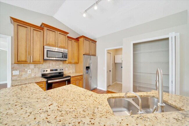Building Photo - Spacious 3-Bed, 2-Bath Home for Rent in SW...