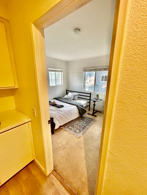 Building Photo - 23604 Tarara Dr