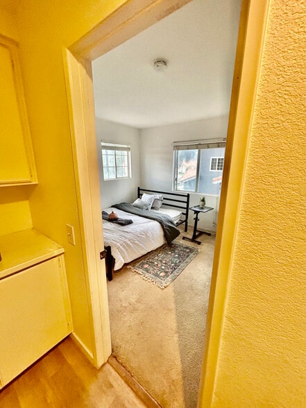 Building Photo - 23604 Tarara Dr