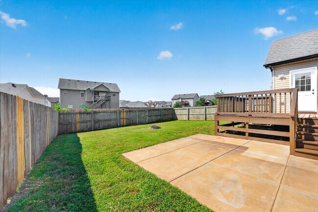Building Photo - 645 Fox Hound Dr