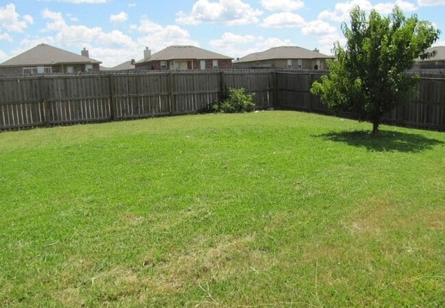 Building Photo - 4bed / 2 bath AVAILABLE SOON!!!!! MID JANUARY