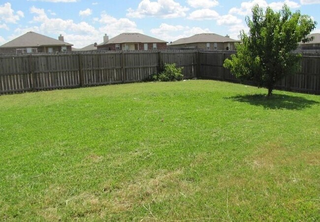 Building Photo - AVAILABLE SOON!!!!!