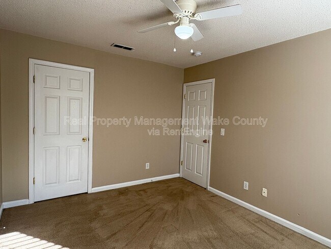 Building Photo - 504 Canyon Lake Cir