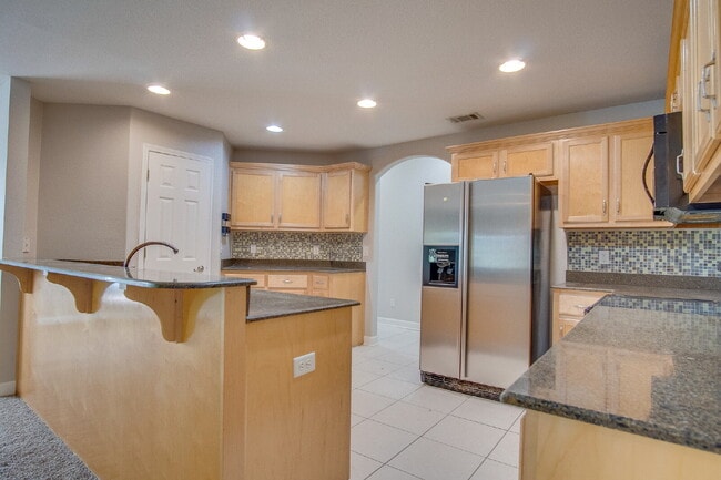 Building Photo - Spacious Pace Home with Office, Fireplace & Pergola