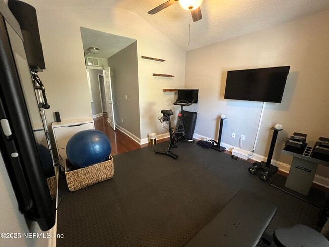 Building Photo - 4193 Highwood Dr