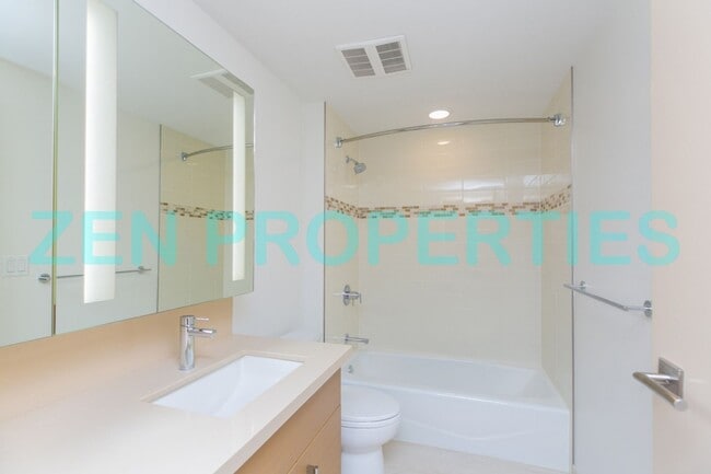 Building Photo - 1 bdrm/1 bath with 1 parking at Keauhou Pl...