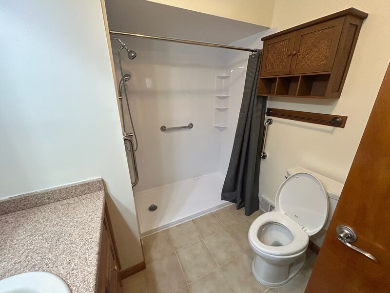 Building Photo - 4994 N Sedgewick Rd