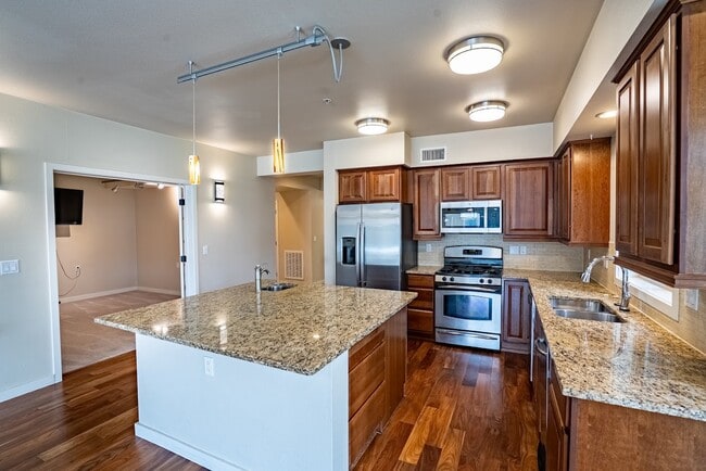 Building Photo - 355 W Waterside Dr