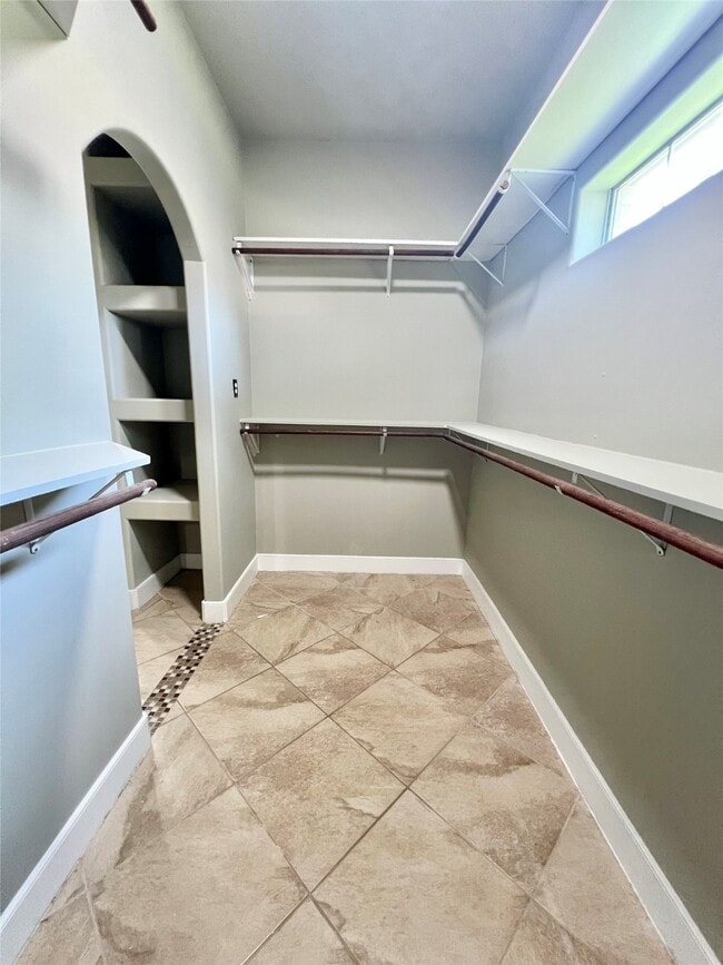 Building Photo - 216 Thorn Ridge St