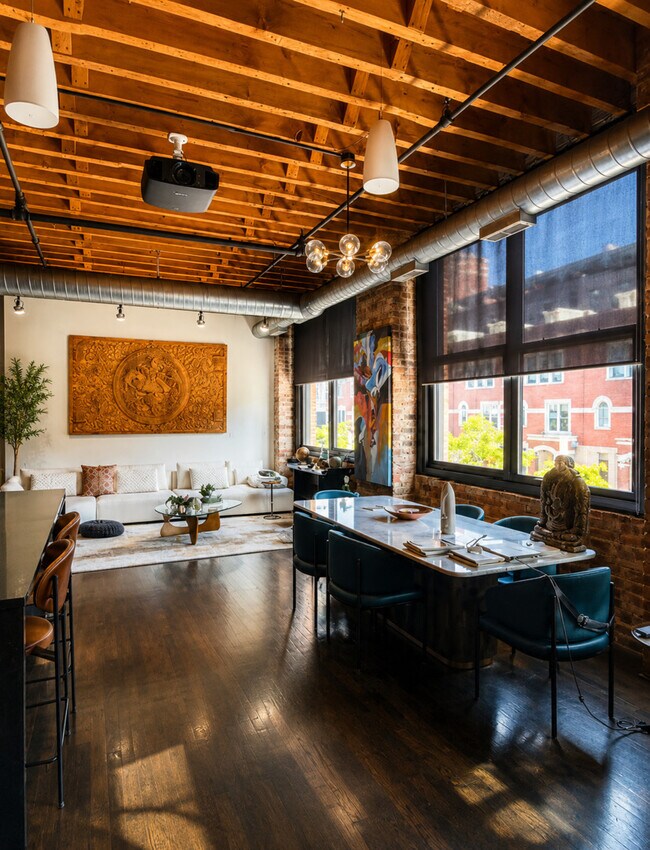 Building Photo - 420 W Grand Ave
