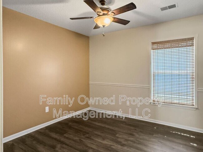 Building Photo - 72 Blue Jasmine Ln