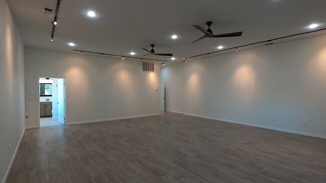 Building Photo - 1439 Huntoon St