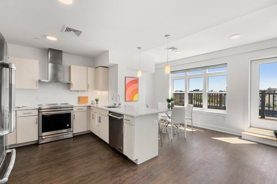 Primary Photo - 24 Penniman Rd