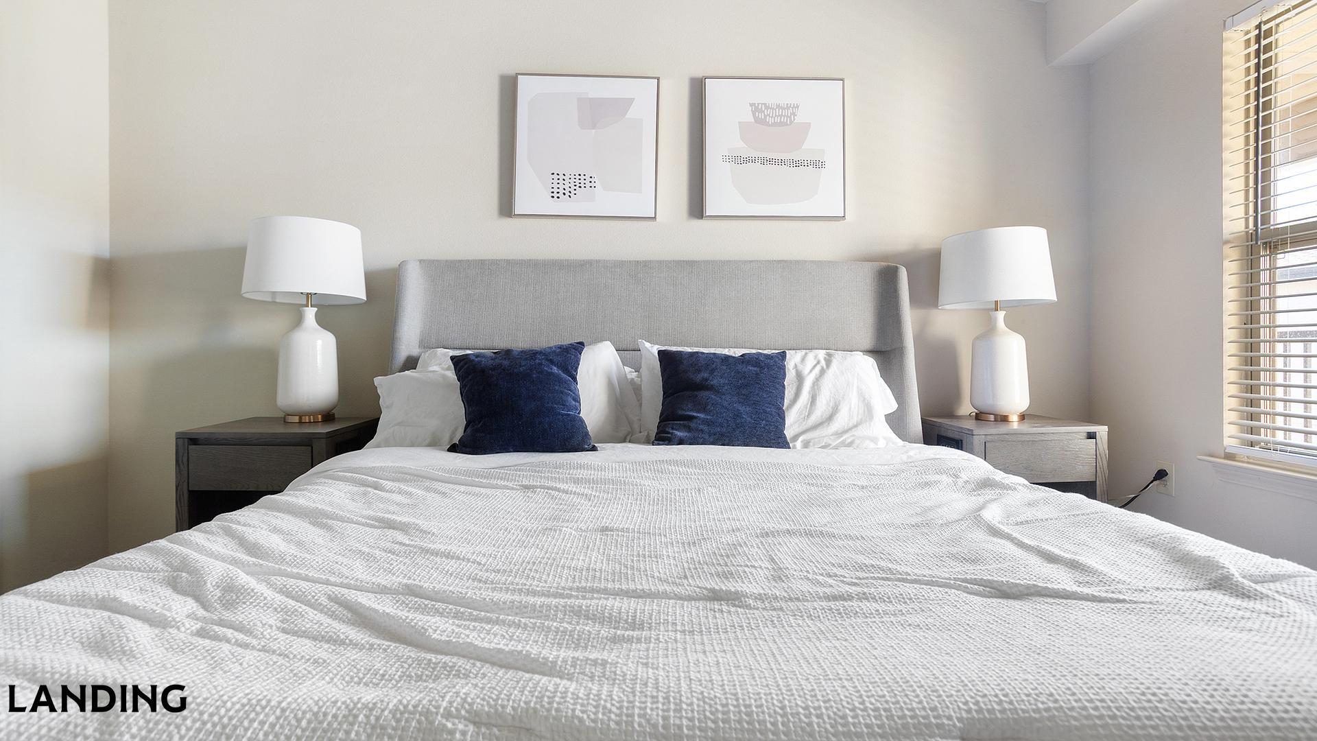 Building Photo - 701 W 101st Pl S