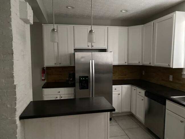 Building Photo - 2 Bedroom 2 Bathroom Single Family Home Franklinton