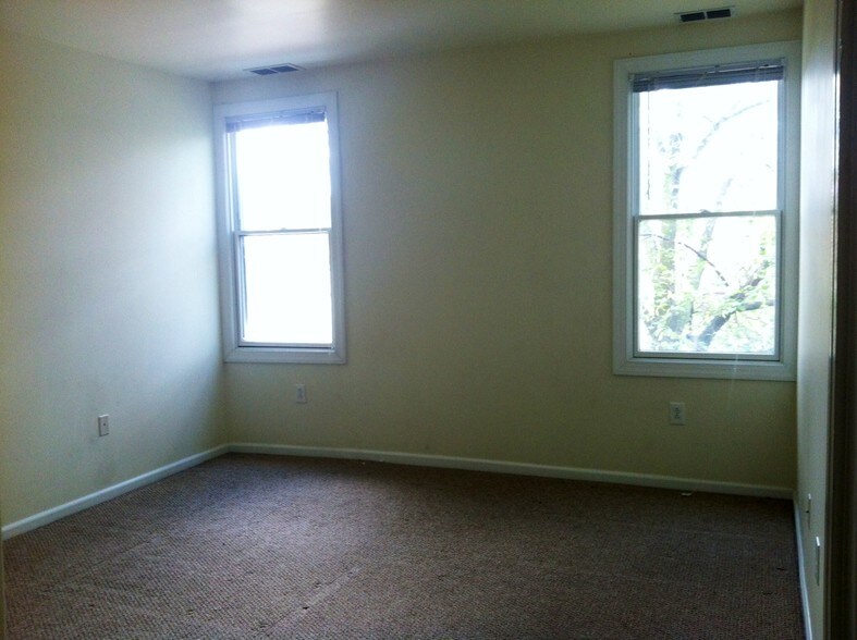 Bedroom 1 - 537 Greenfield Ave