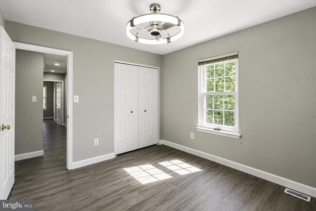 Building Photo - 15025 Timberlake Dr