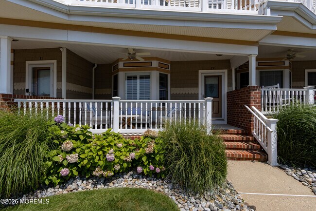 Building Photo - 29 Pavilion Ave