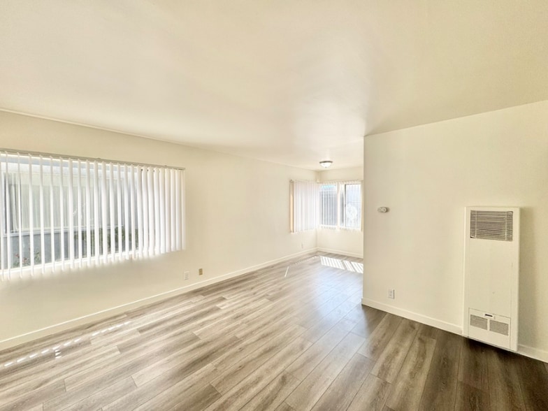 Building Photo - 636 Aerick St