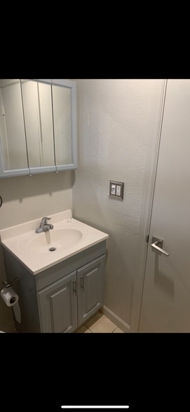 Building Photo - 3680 Oak Ave