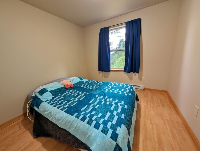Building Photo - Unfurnished Auke Bay Home, 3BD+Den, 2BA, H...