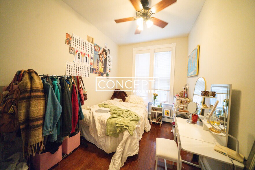 Building Photo - 719 Parker St