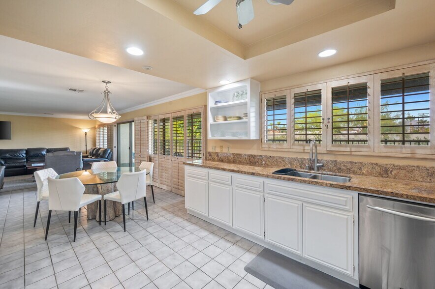 Building Photo - 78990 Bayside Ct