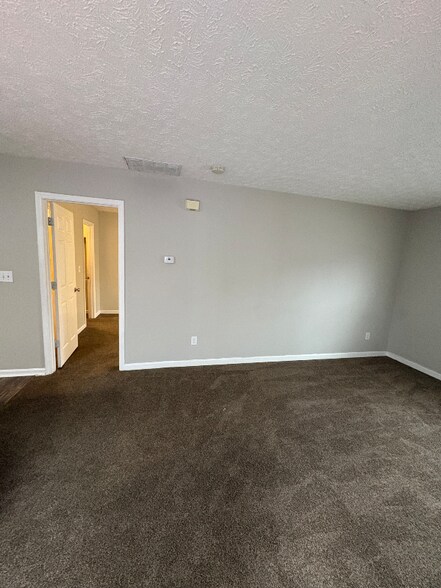 Building Photo - 2031 Sitser Ln