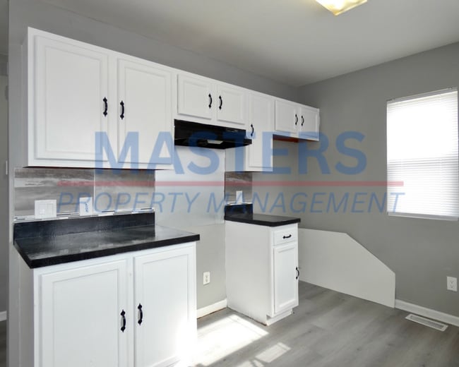 Building Photo - 4 Bed | 1.5 Bath | Spacious Rental Home