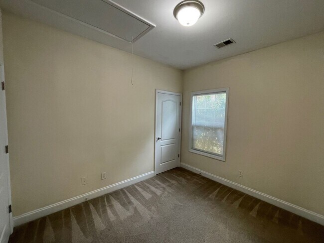 Building Photo - PRE-LEASING FOR AUGUST 2026!